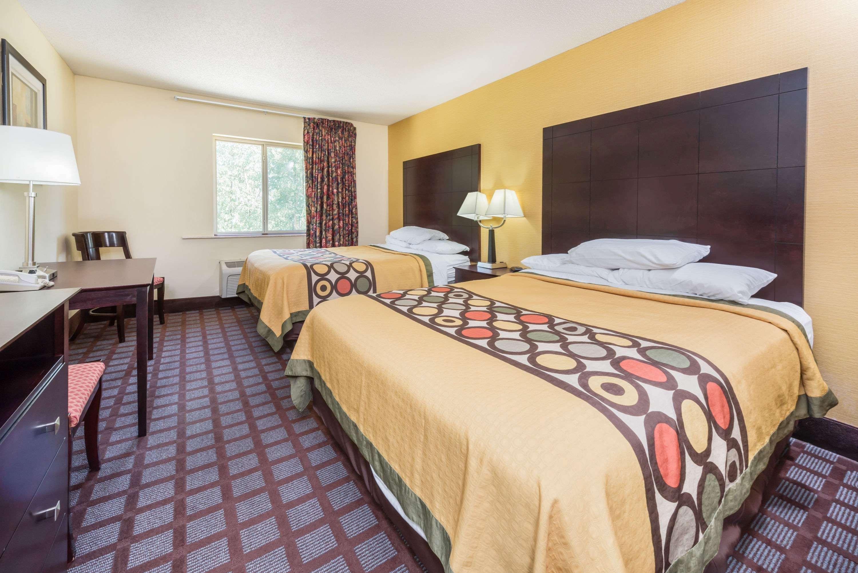 Super 8 By Wyndham Bloomington University Area Dış mekan fotoğraf