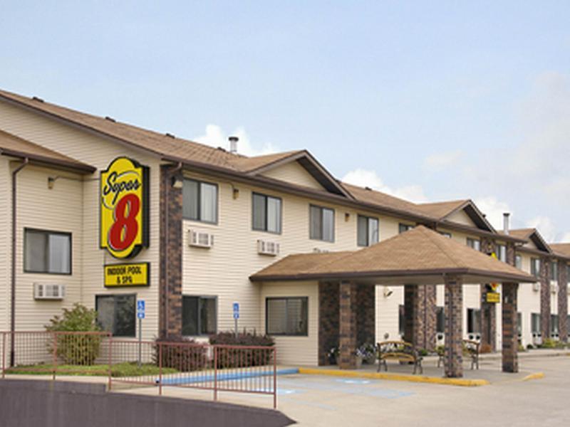 Super 8 By Wyndham Bloomington University Area Dış mekan fotoğraf